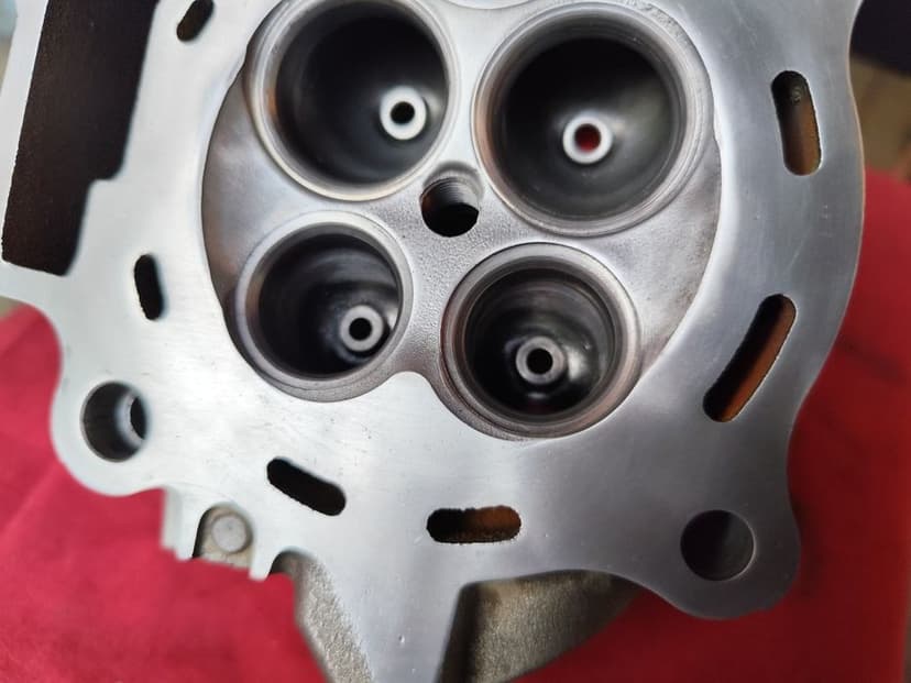 Vând chiulaosa honda crf 250r și piston