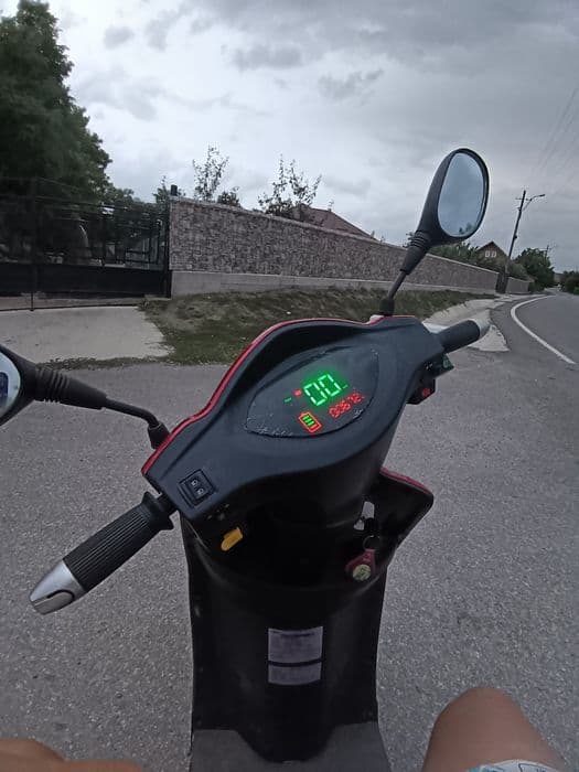 Vând triciclu cu un loc