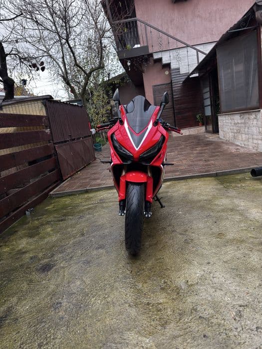 CBR 650 R limitata A2 ( 35kw)