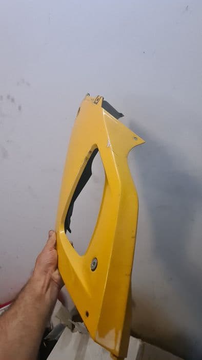 Aripa față Yamaha R1 1998- 2001 și carena stânga, etrier,