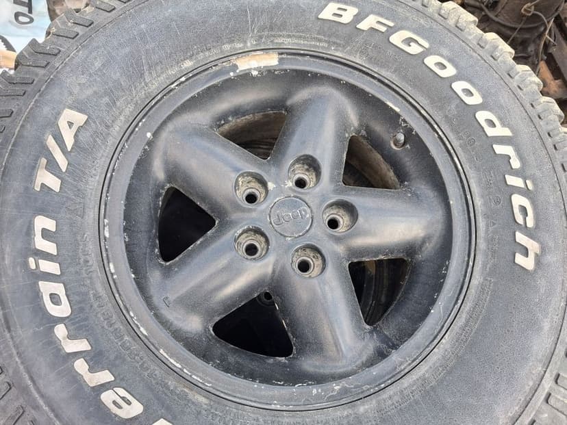 Jante jeep Wrangler cu cauciucuri bfgoodrich at 31x10,5r15
