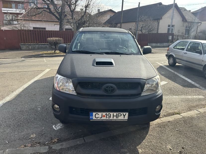 Vând Toyota Hilux