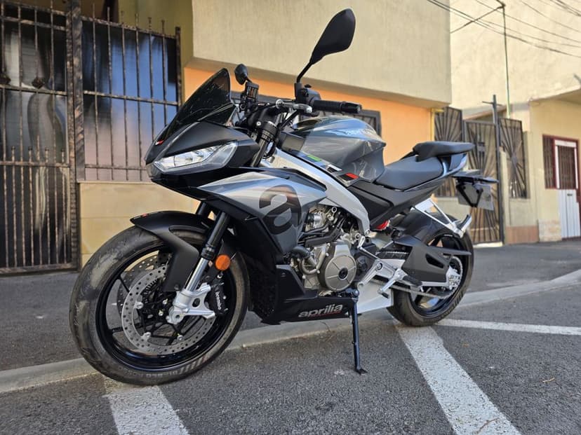 Aprilia Tuono 660 2025 limitată A2