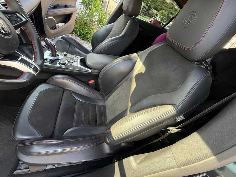 Alfa Romeo Quadrifoglio 2022 - Garantie Auto Italia! 45.500 Euro +TVA