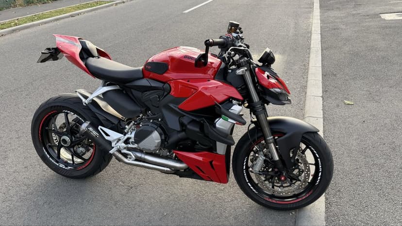 Ducati streetfighter v2 , //impecabil// 2023