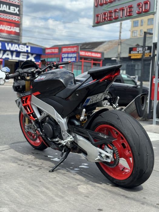 Aprilia Tuono V4 1100 Factory Superpole 2021