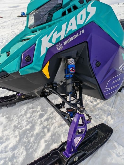Snowmobil Polaris 9R KHAOS Patriot 2024
