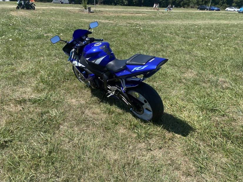 Vand motocicleta vand Yamaha R1
