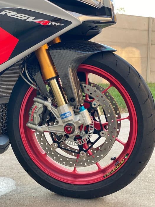 Aprilia RSV4 Factory RF APRC