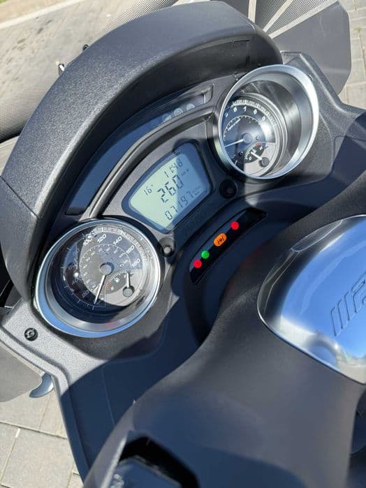 Piaggio MP3 300 HPE SPORT