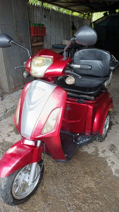 Vând tricicleta electrica