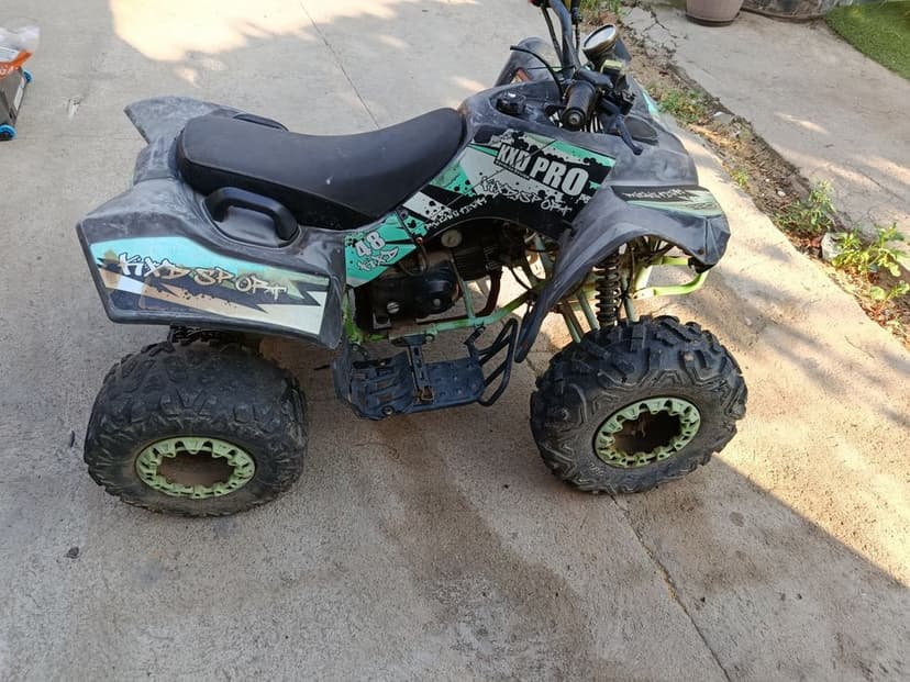 Vând sau schimb cu trotineta ATV KXD  107cm 3+1 viteze semiautomat