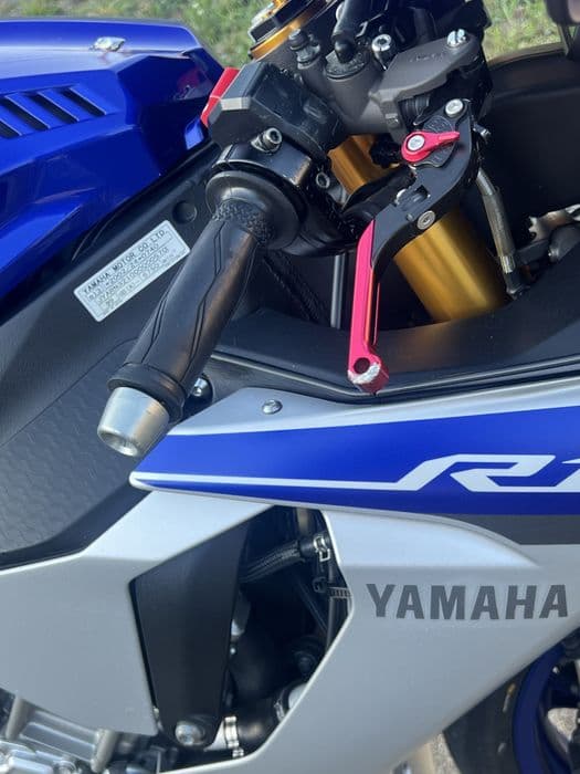 Yamaha R1 model 2015