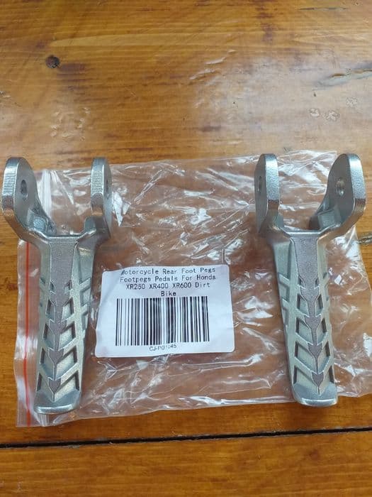 Vând scărițe spate pentru motocicletă Honda XR 250,400,600, Dirt bike