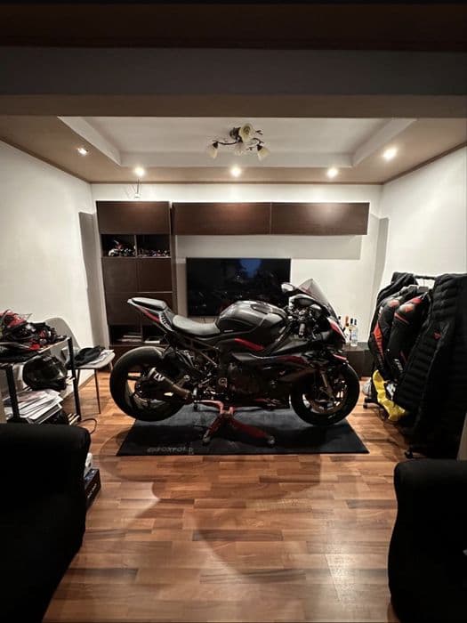 BMW S1000rr - Inca in garantie - Usor negociabil - Stare Perfecta