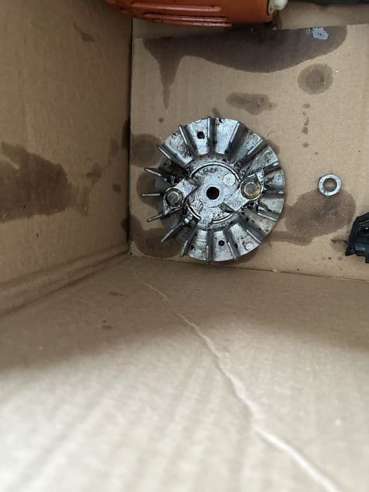 Vand sau schimb piese drujba de o mana Husqvarna 338