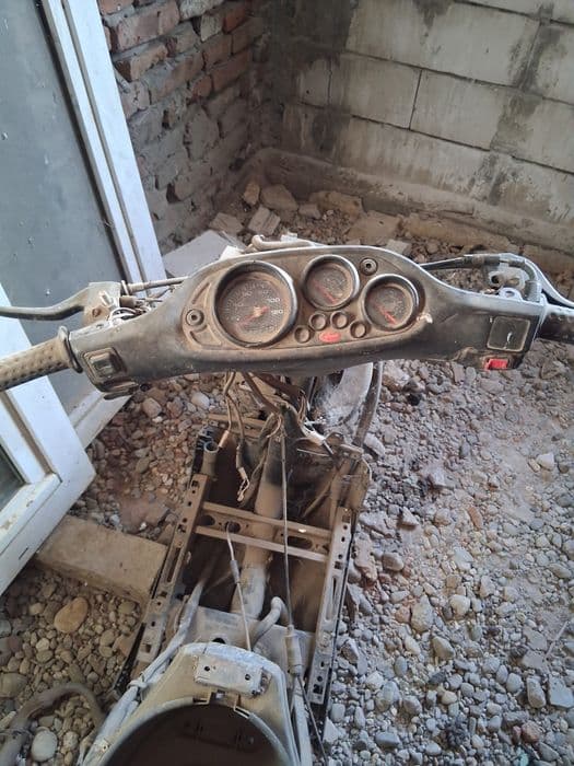 Vînd scuter piagio.