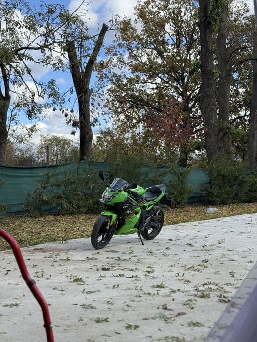 Vând Kawasaki Ninja 125