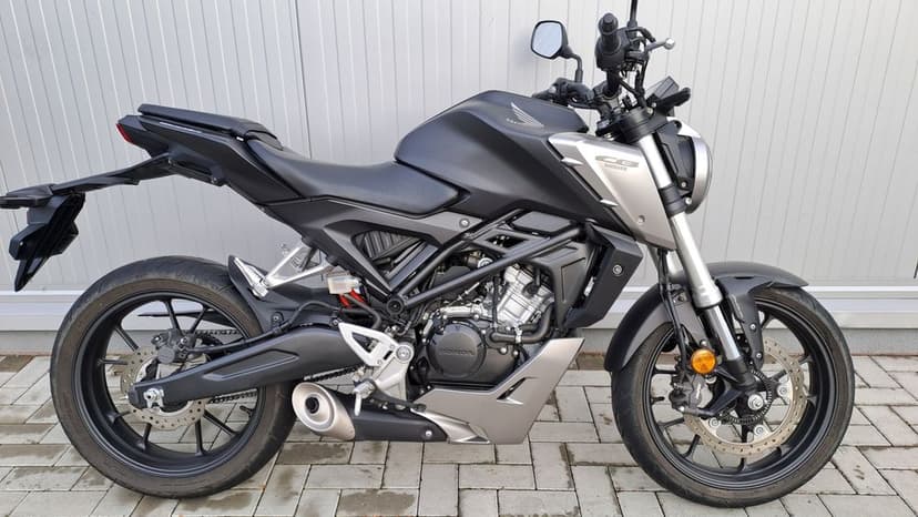 MotoFly Ploiesti vinde Honda CB125R an 2019 categ A1