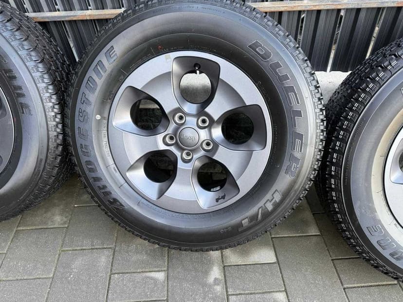 Jante noi, anvelope noi! 255 70 R18 Jeep  Wrangler 5x127