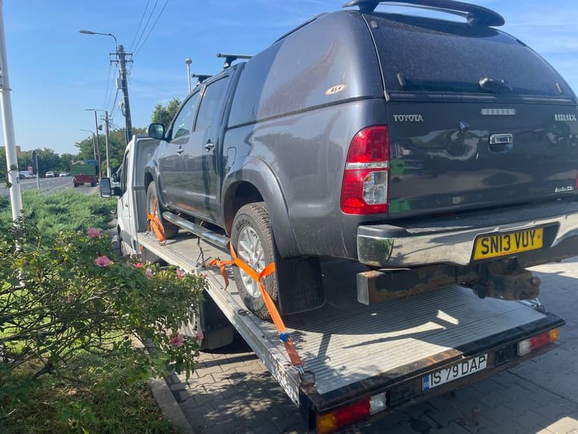 Dezmembrez Toyota Hilux 2006-2020