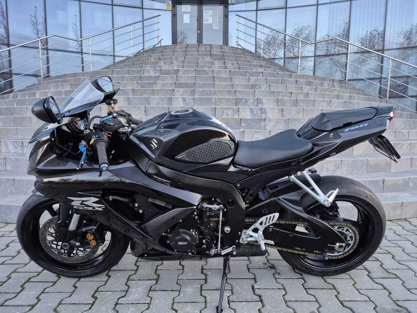 Suzuki GSX-R 750 ~  Garantie ~ Rate directe fara DOBANDA ~
