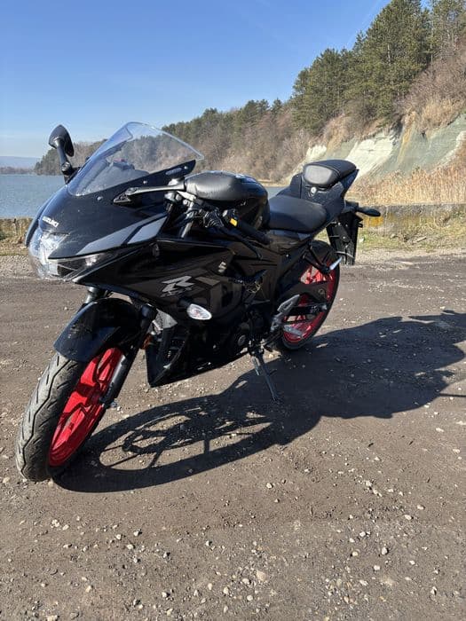 Vând motocicleta SUZUKI GSX-R 125cc   2023