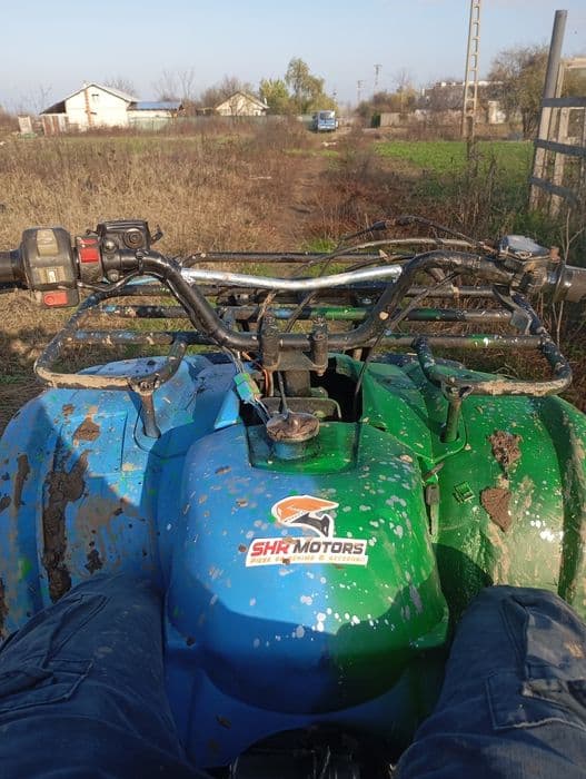 Vând sau schimb ATV Hummer