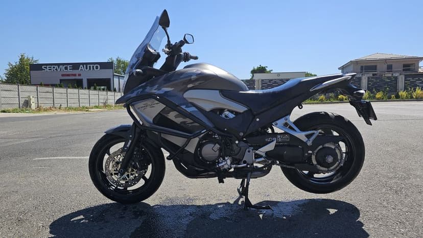 Honda VFR 800x crossrunner