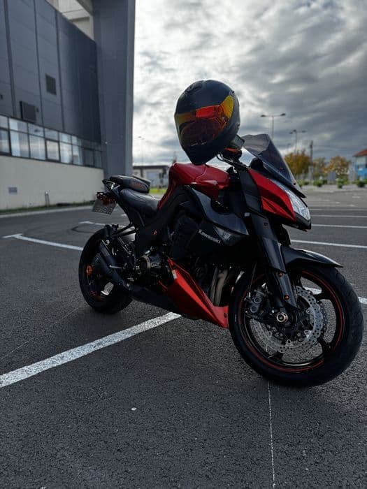 Kawasaki Z1000 (cauciucuri ,pinioane si lant nou)