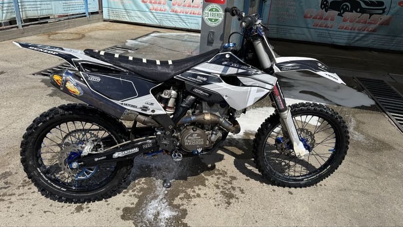 Husqvarna FC 350 2017 + agv ax-8 L + cizme Thor 42