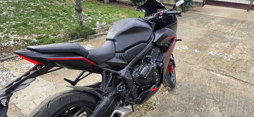 Honda CBR650R e-Clutch