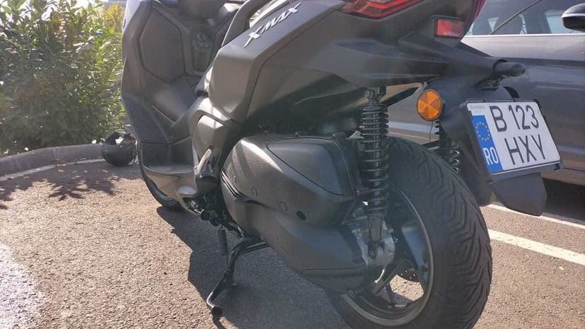 Yamaha XMAX 300 putin folosit
