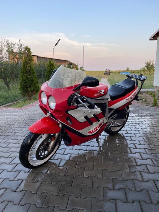 Motocicleta            .