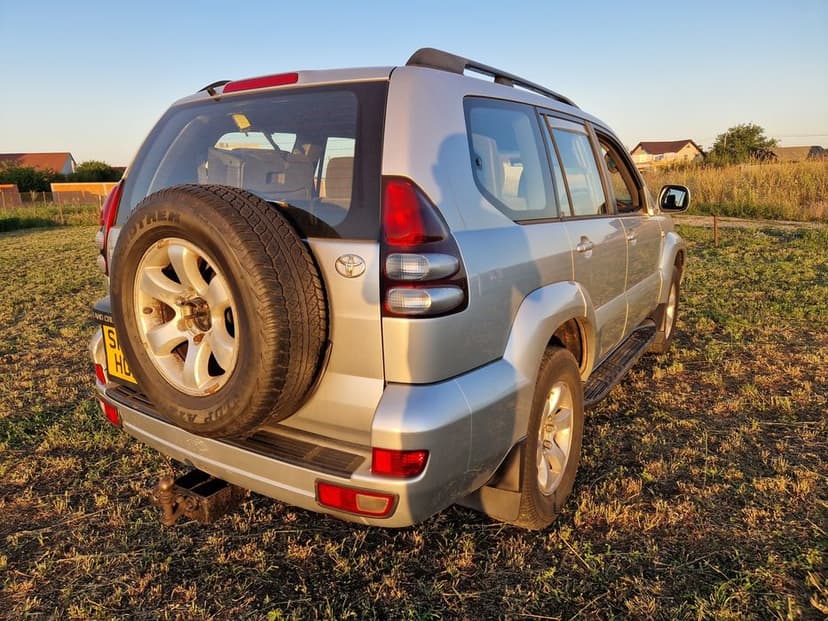 Dezmembrez Toyota Land Cruiser Prado 3.0 170 cp J120 2003-2009