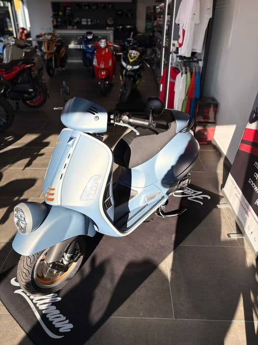 Scuter Piaggio Vespa GTV 310 Officina 8, Moto Bike Shop, Rate TBI Bank