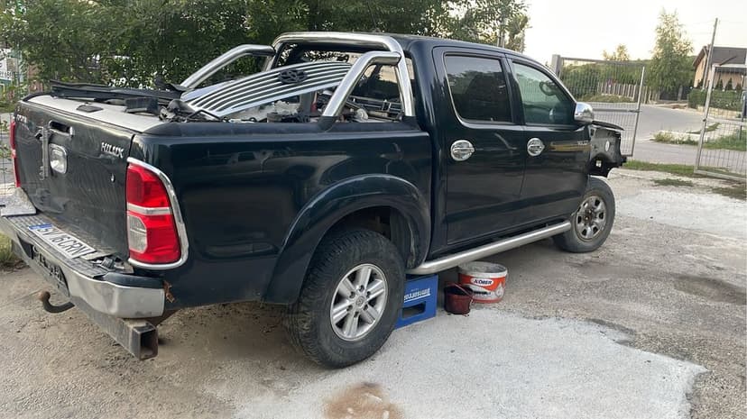 Dezmembrez toyota hilux  2006-2025
