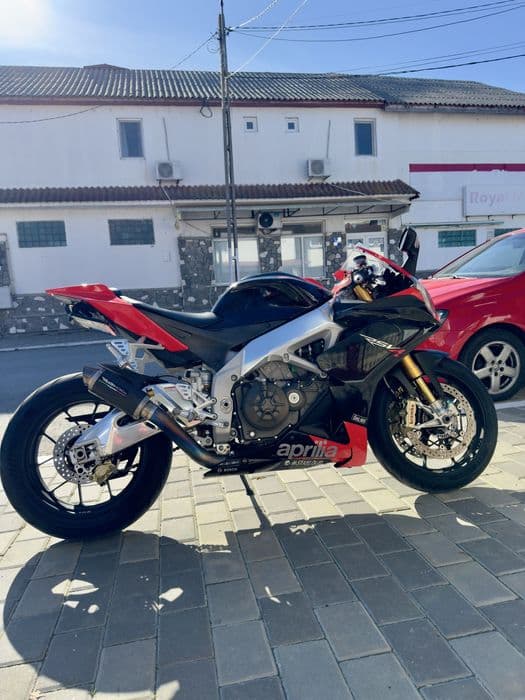 Aprilia rsv4 Factory APRC