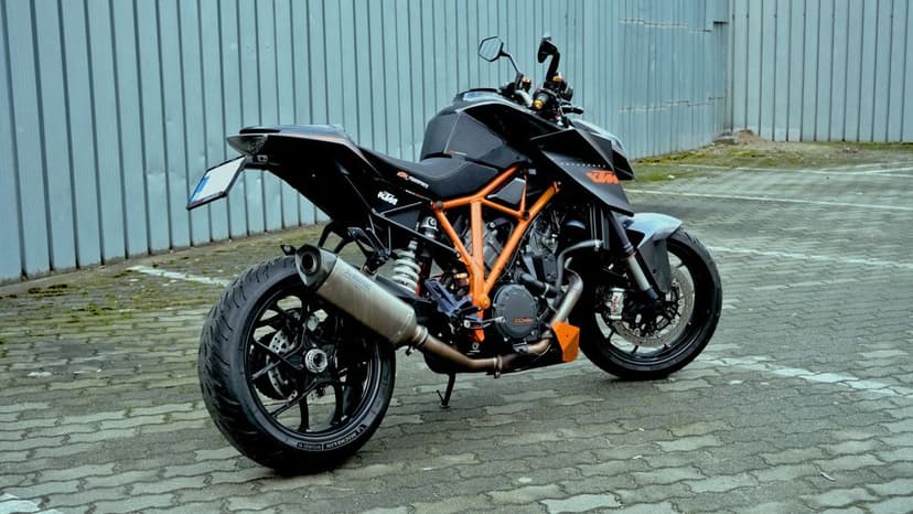 KTM Superduke 1290 R 2016 Akrapovic