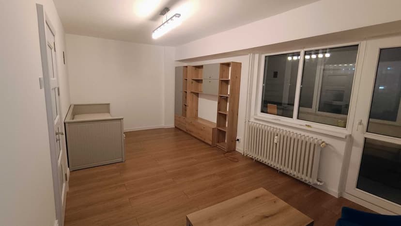 Garsoniera renovata, 43 metri patrati, langa Mega Mall