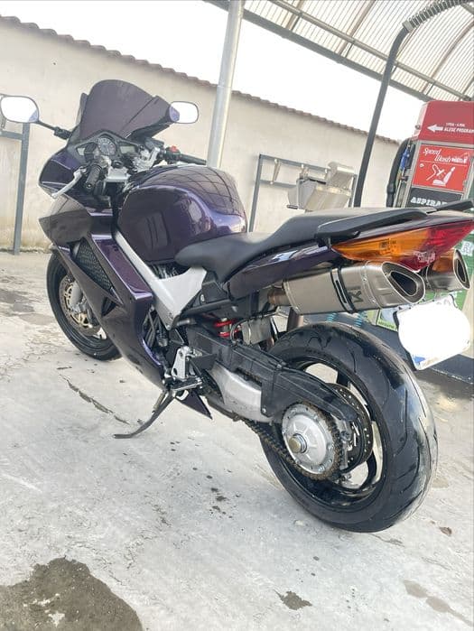 Vfr 800 an 2002