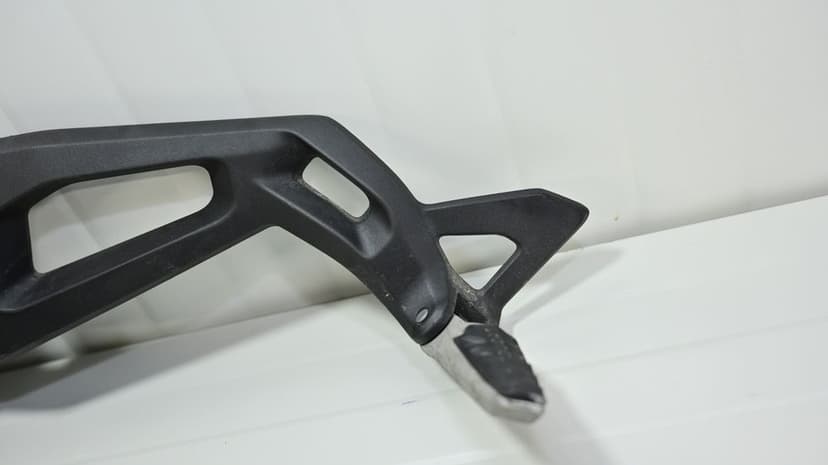 Ducati Monster 937 2021 2025 Suport scarita stanga cu pedala