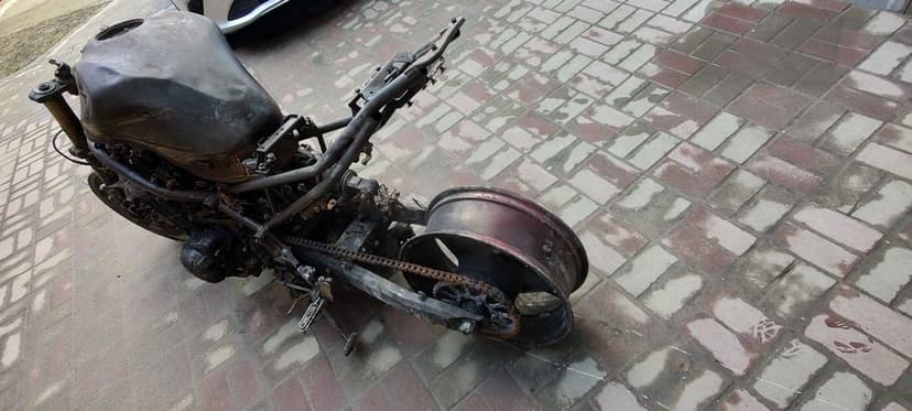 Kawasaki Z900, 2024, si Z900 2022, inmatriculata, daune de Incendiu