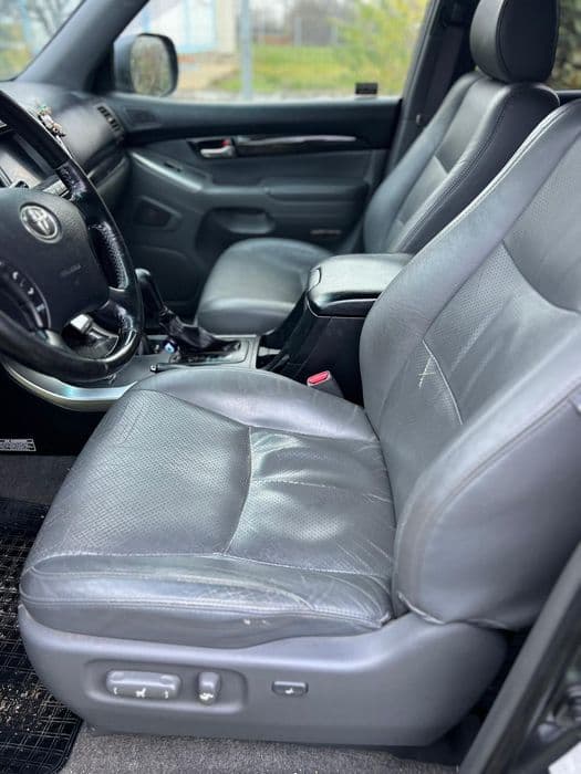 Toyota Land Cruiser J120 2008, 7 locuri