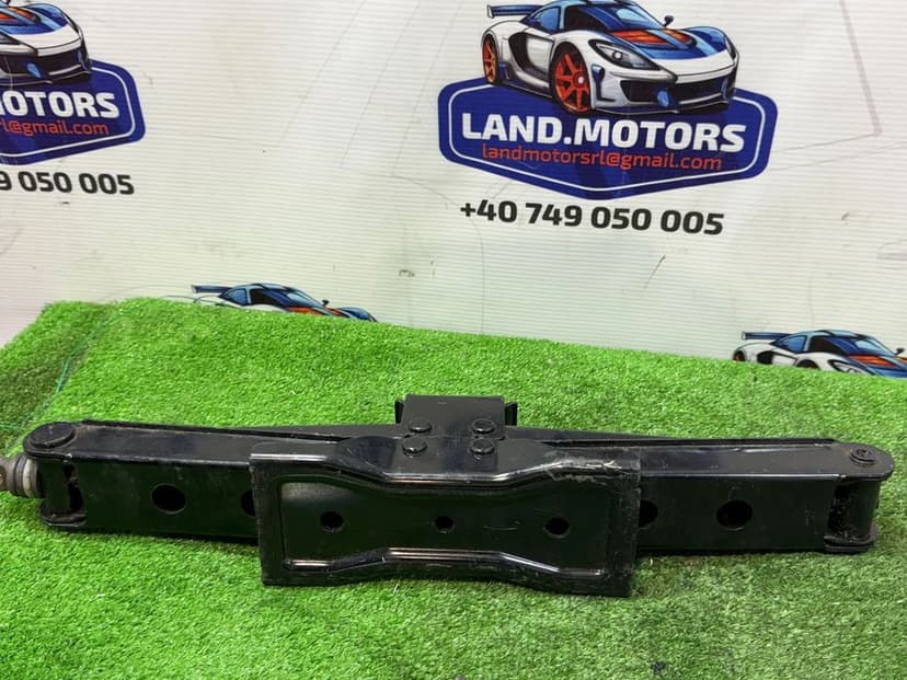 CRIC ROATA REZERVA LAND ROVER DISCOVERY 3 2.7 DIESEL 2007 COD OEM KAJ500122 5H3217080BA 2005-2009