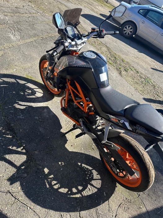 Vand                                           KTM Duke 390