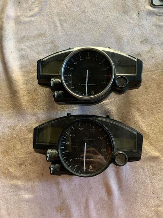 Dezmembrez yamaha r6 r11-rj15