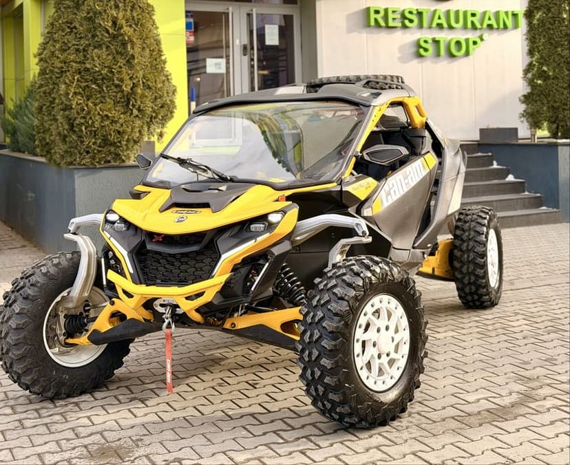Can am Maverick  2025 TURBO RS 240 hp Accesorii 7500 Euro