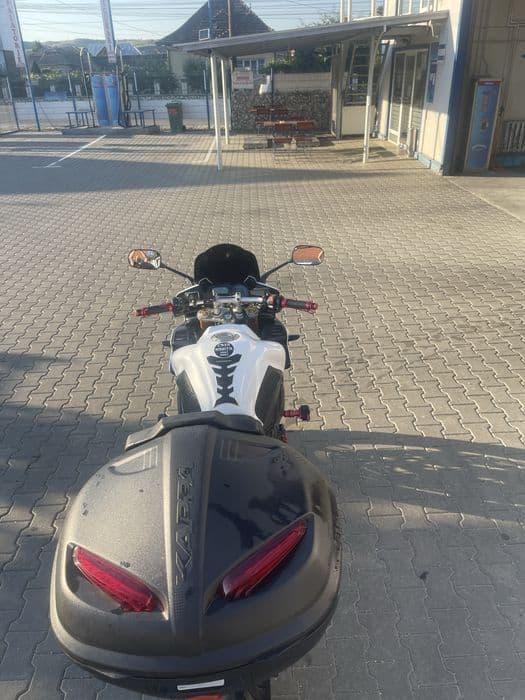 Yamaha FZ1  2006  2 chei