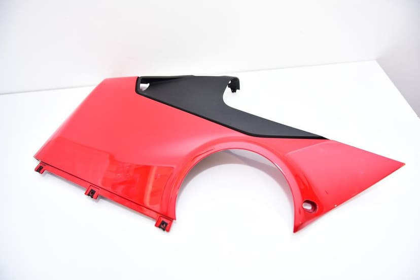 Carena laterala inferioara dreapta burta Ducati Panigale V4